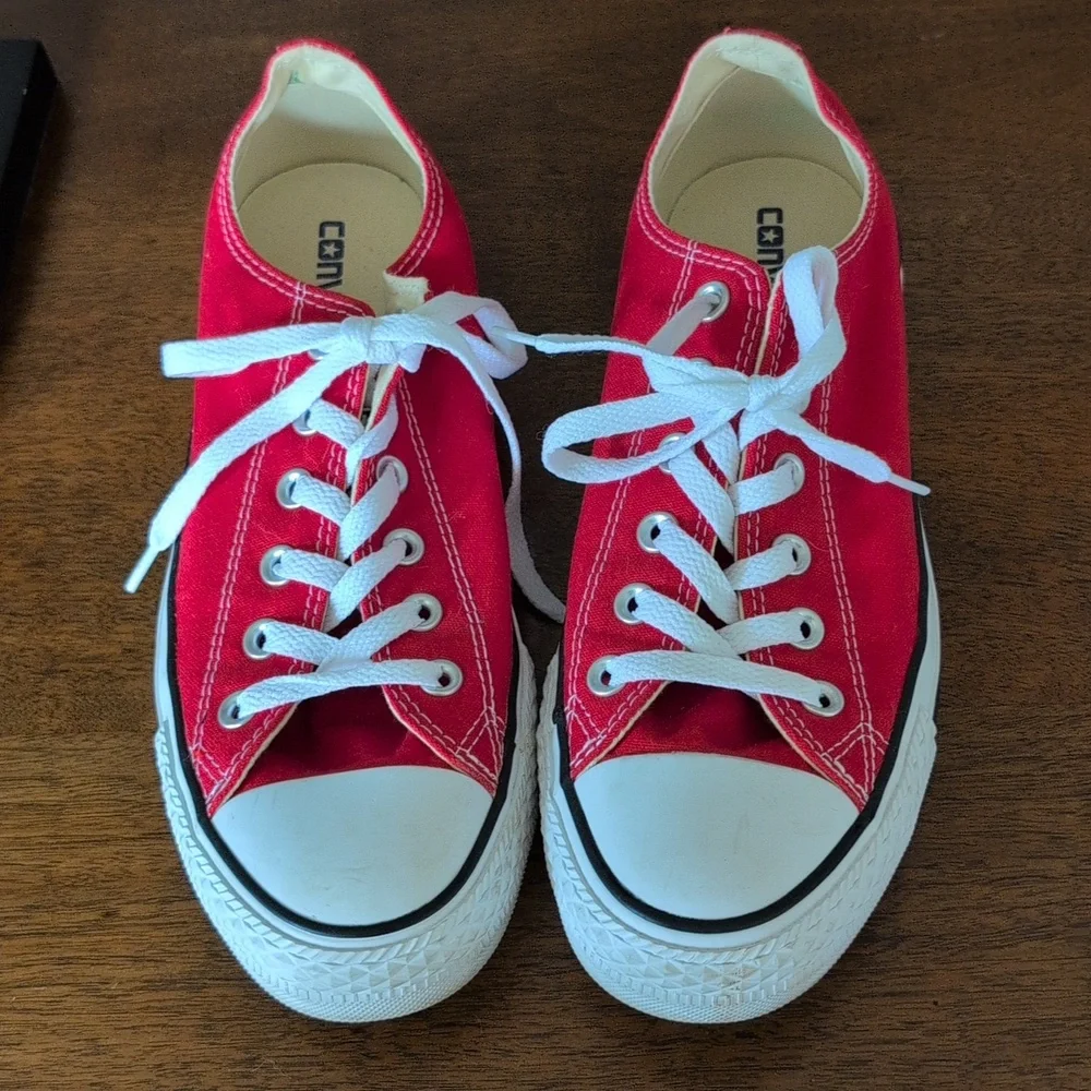 Red Converse Sneakers Sz 9.5 - Picture 2 of 5
